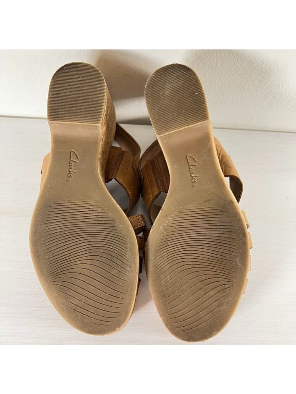 Clarks Collection Women’s 9.5 Tan Leather Strappy Cork Wedge Sandals Resort - Picture 9 of 12